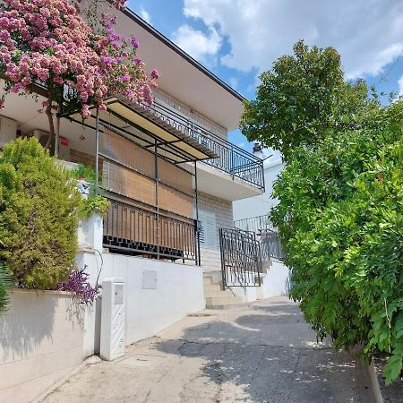 Apartmani Luka Baška Voda Extérieur photo