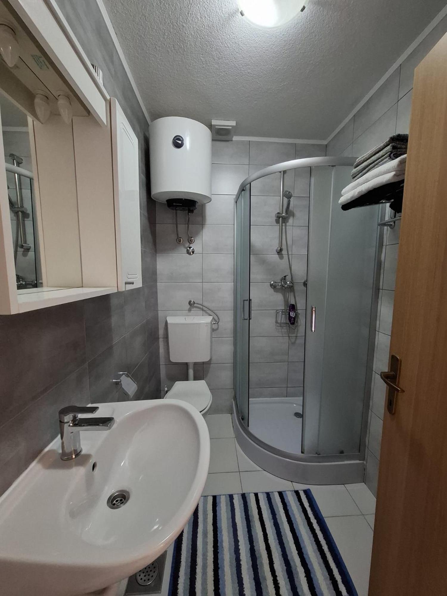 Apartmani Luka Baška Voda Extérieur photo