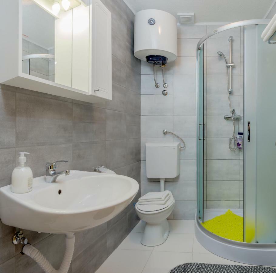 Apartmani Luka Baška Voda Extérieur photo