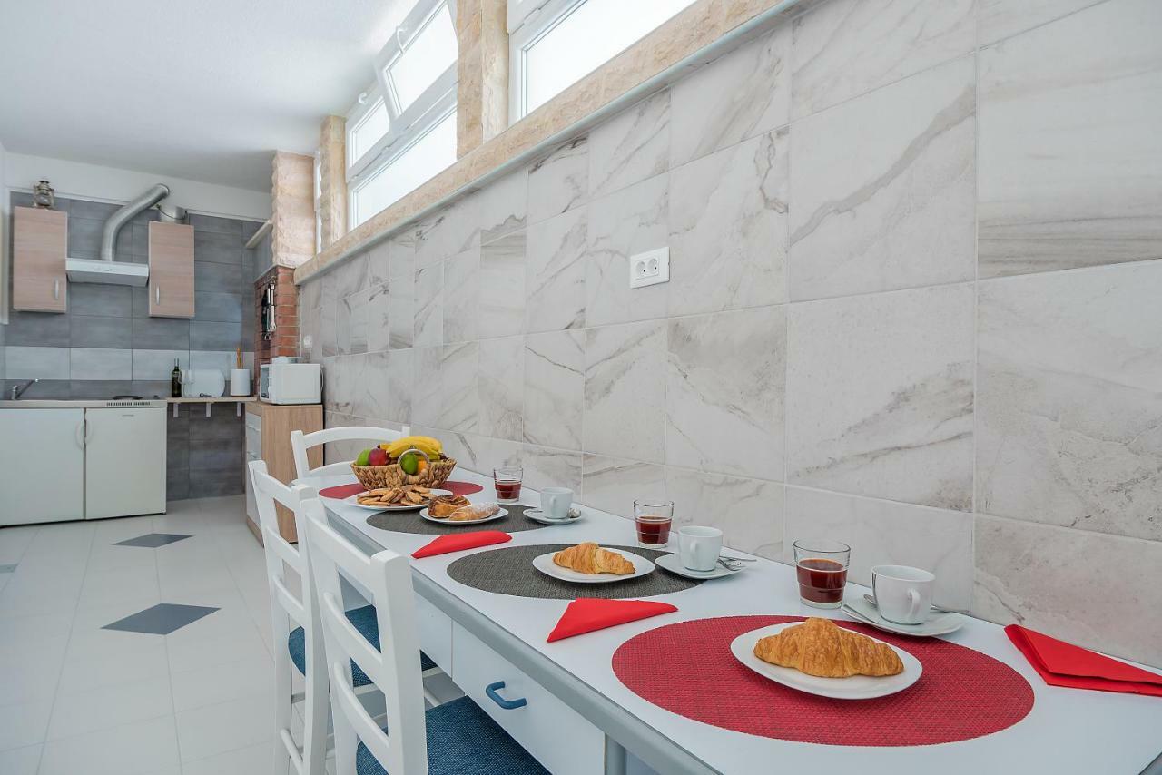 Apartmani Luka Baška Voda Extérieur photo